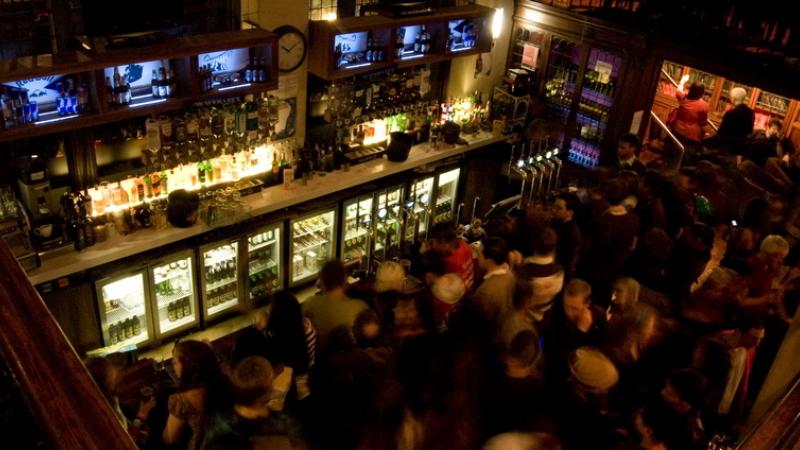 Guide takes you to the most visited bars in Bucharest.