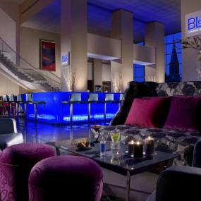 Hotel Radisson Blu lobby bar